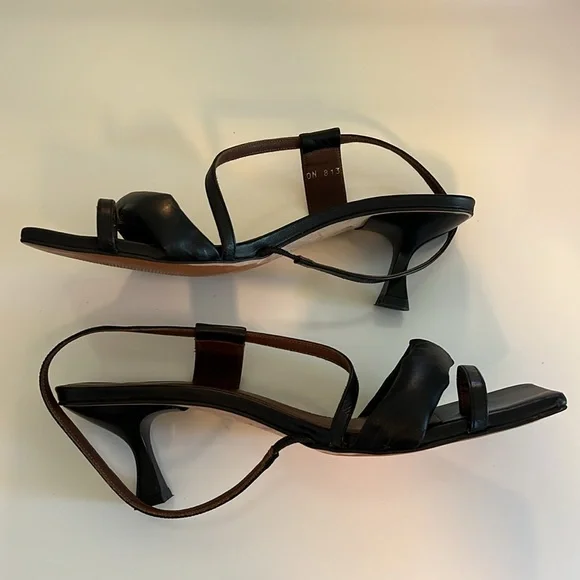 ALOHAS ASYMMETREIC BLACK HEEL - Picture 14 of 16